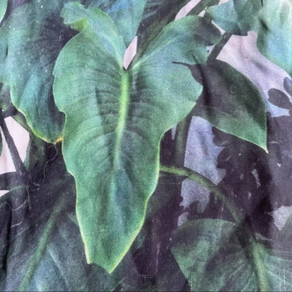 Plant Lovers Tank - Picture 2 of 5